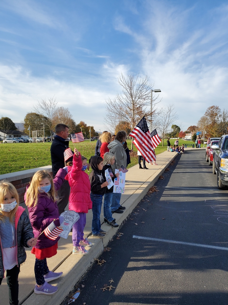 Elementary students waiting for veterans.
