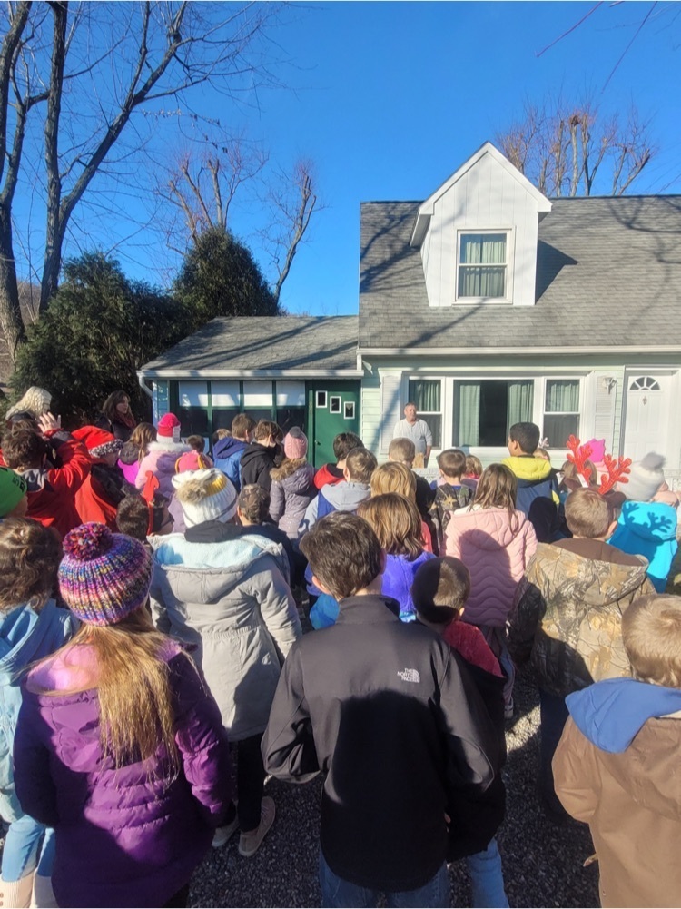 On Tuesday, December 14th students at West Snyder Elementary ventured on a walk to spread holiday cheer to those in our local community. Students and staff went caroling at the Beaver Springs Senior Center, the MACC, Conestoga, and local residents.